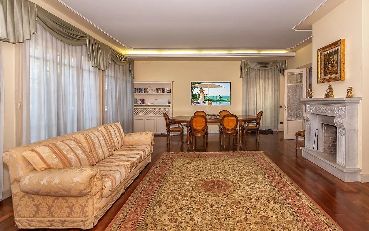 Villa Cecilia, Facing Lucca'S City Walls لوكا