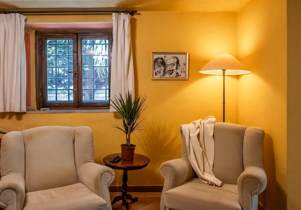 Villa Cecilia, Facing Lucca'S City Walls Italy