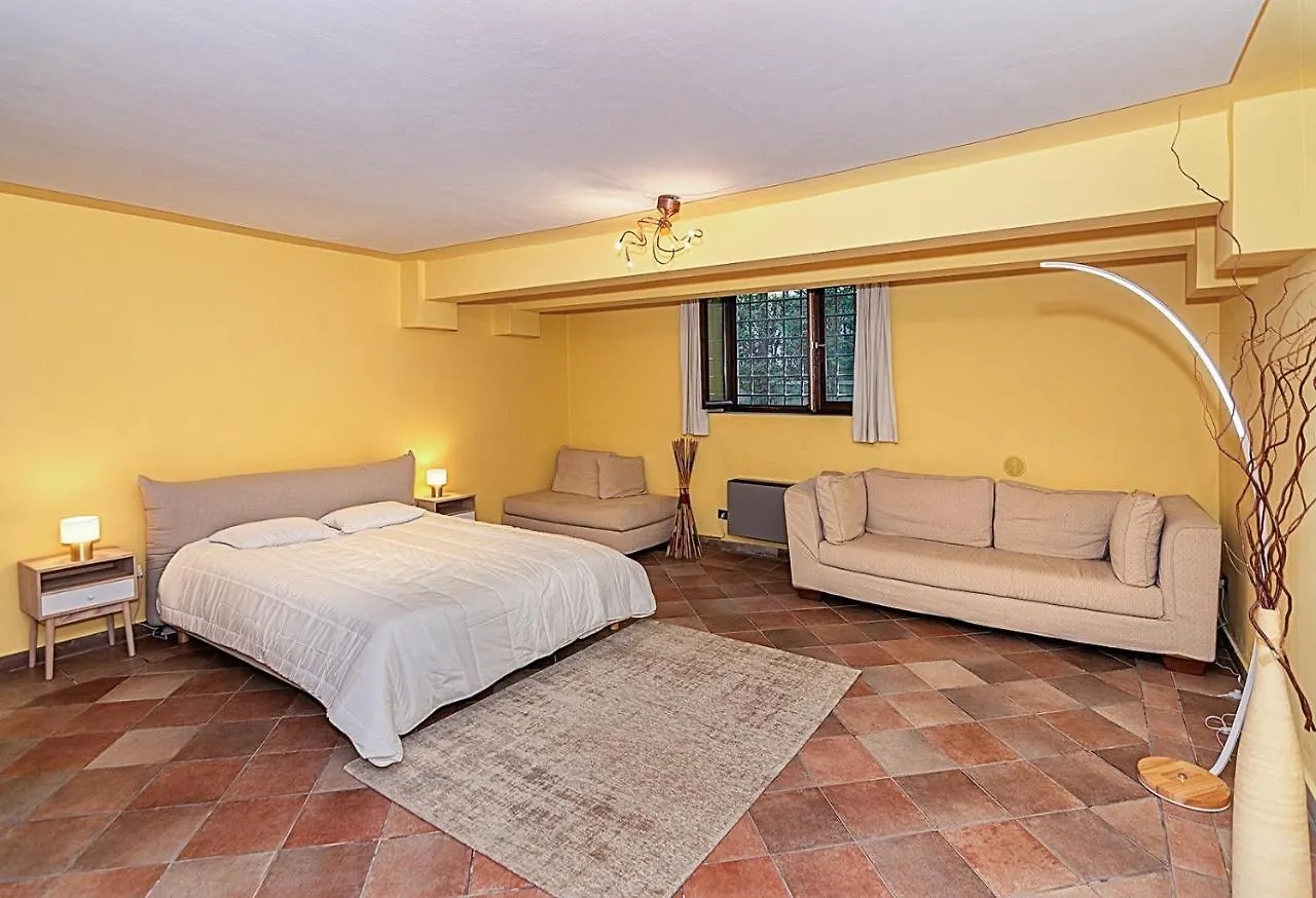 Villa Cecilia, Facing Lucca'S City Walls