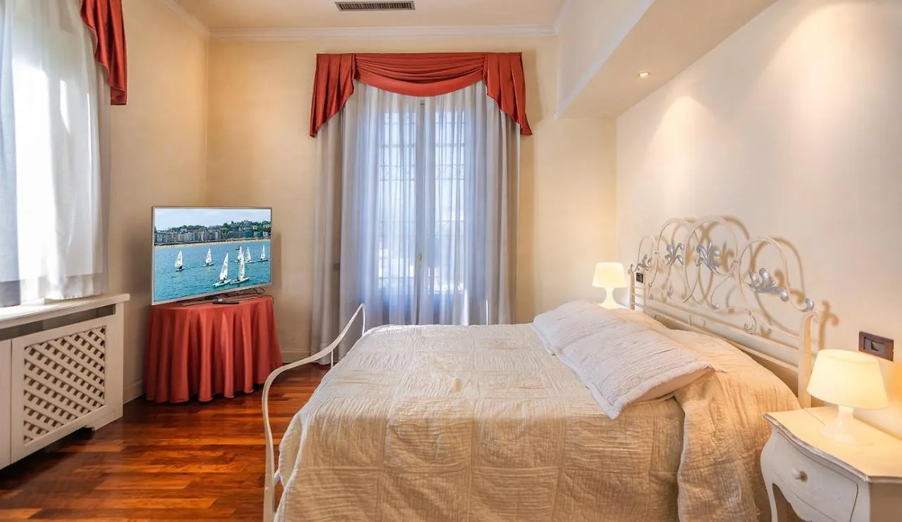 Villa Cecilia, Facing Lucca'S City Walls