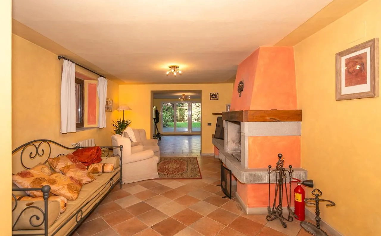 Villa Cecilia, Facing Lucca'S City Walls