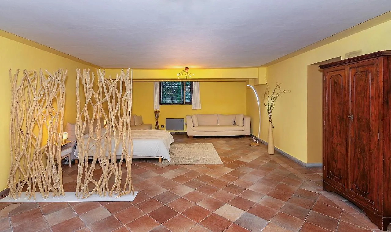 Villa Cecilia, Facing Lucca'S City Walls 0*, Lucca